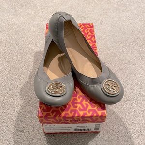 Tory Burch Caroline 2 Grey Leather Flats
